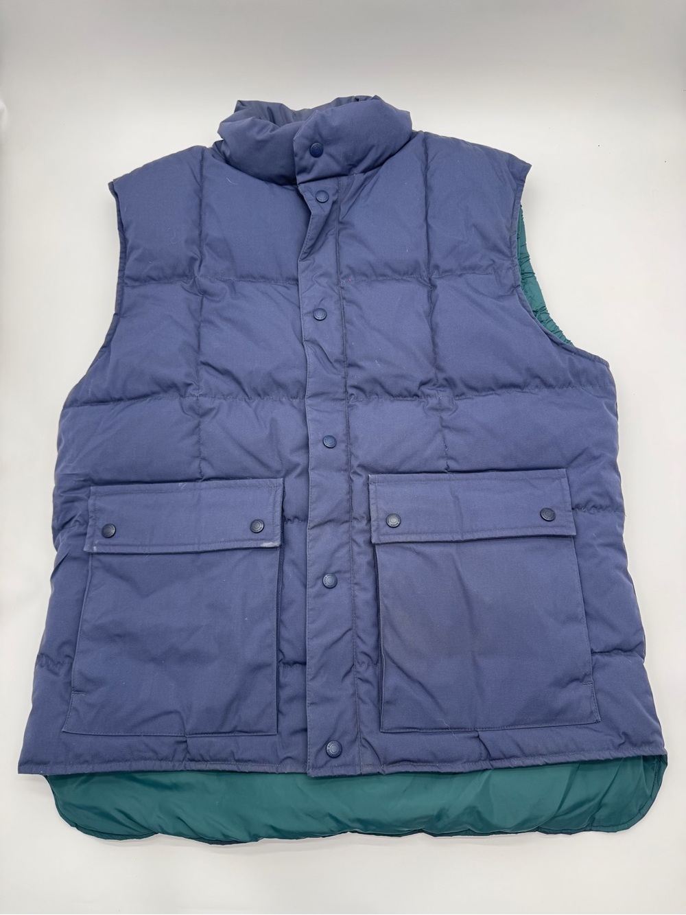 Vintage Eddie Bauer down Men's Quilted Puffer Vest in Navy - Lightweight Warmth